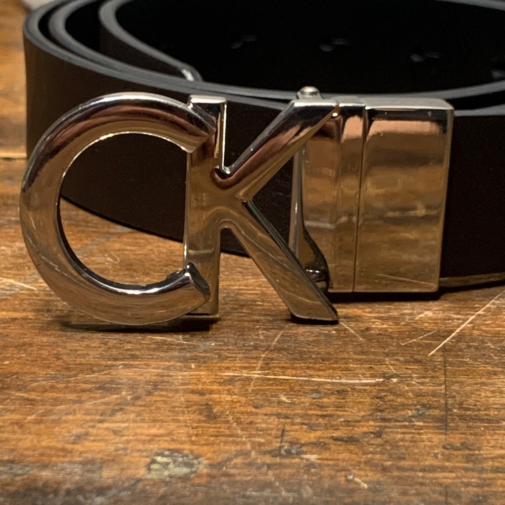 90’s CK CALVIN KLEIN VINTAGE DARK BROWN  VEGAN LEATHER BELT